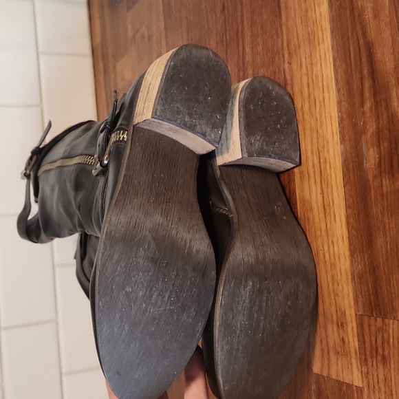 ๐10 For $20 Rampage dark brown boots - Picture 8 of 12